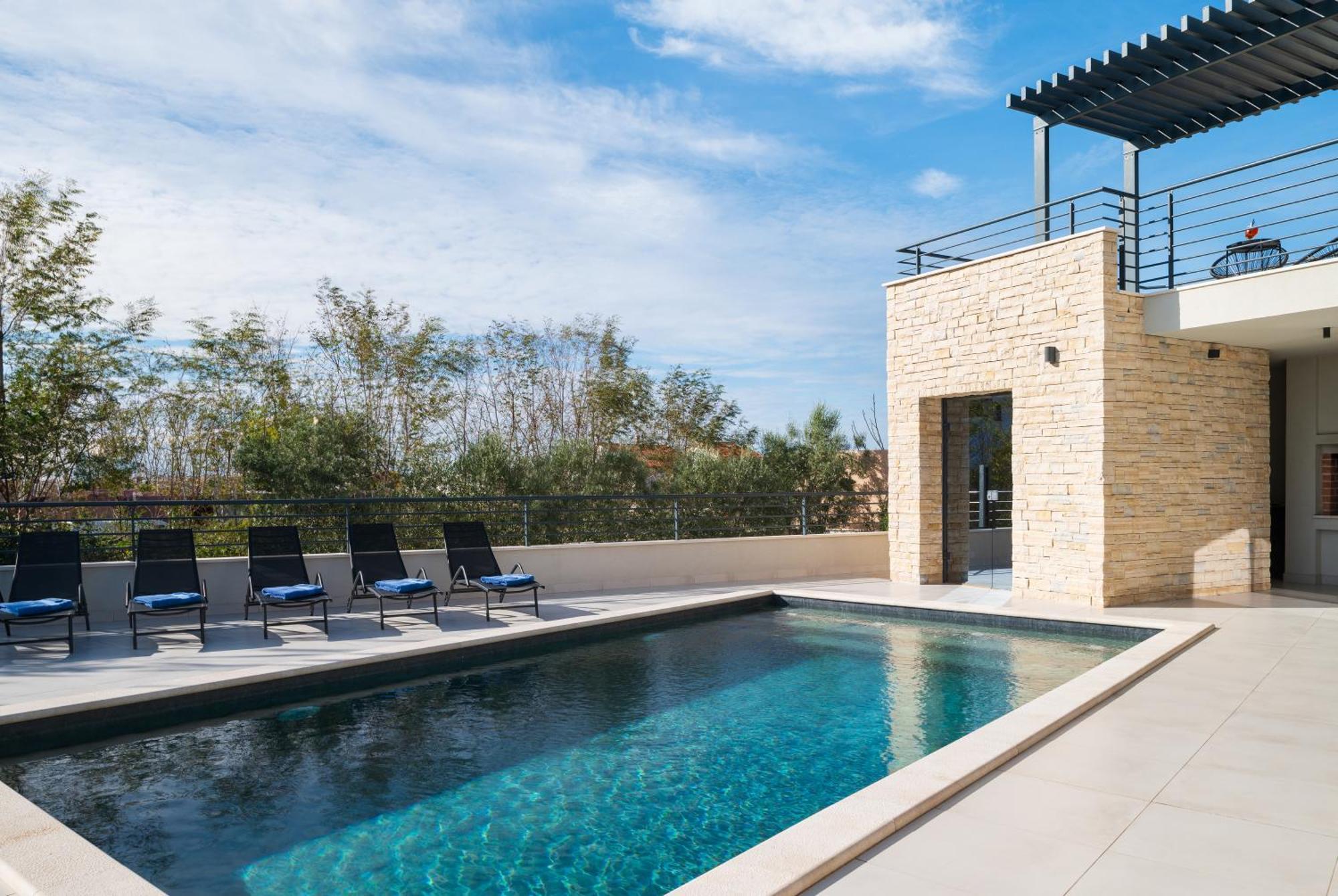 Roca With Heated Pool And Sauna Villa