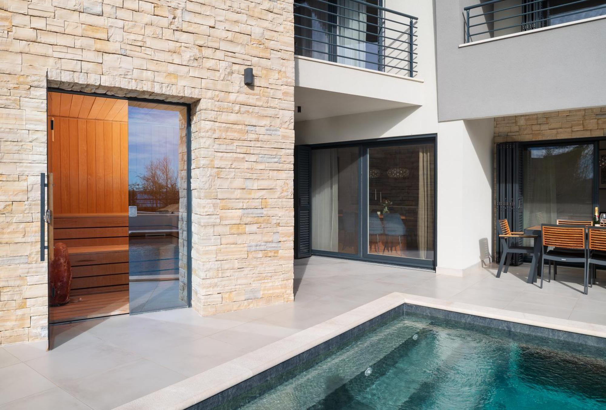 Roca With Heated Pool And Sauna Villa *