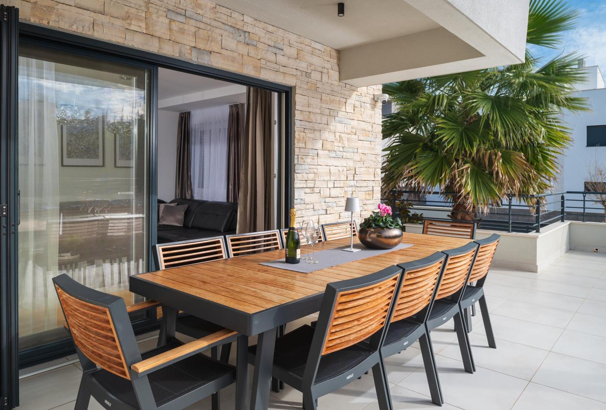 Roca With Heated Pool And Sauna