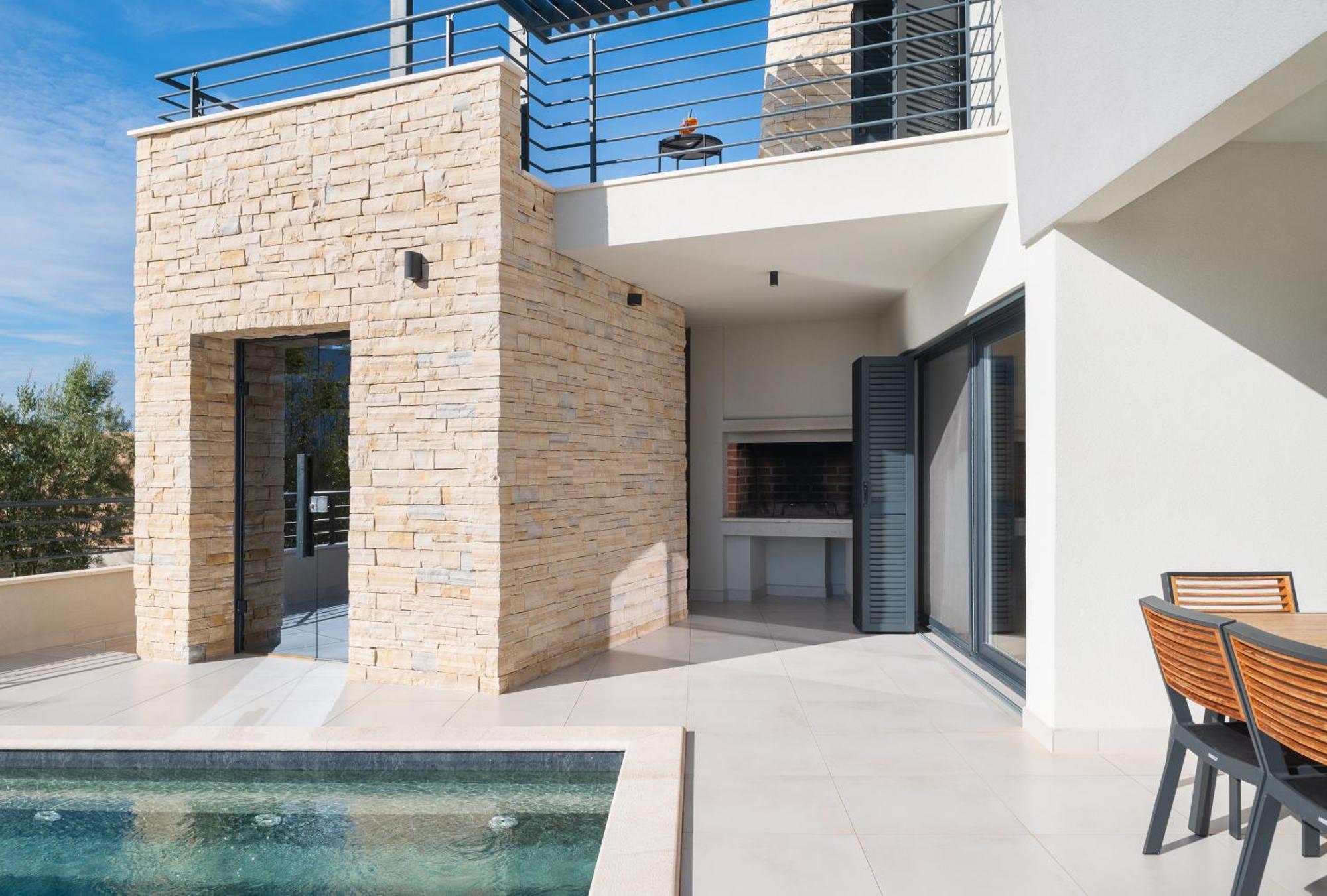 Villa Roca With Heated Pool And Sauna