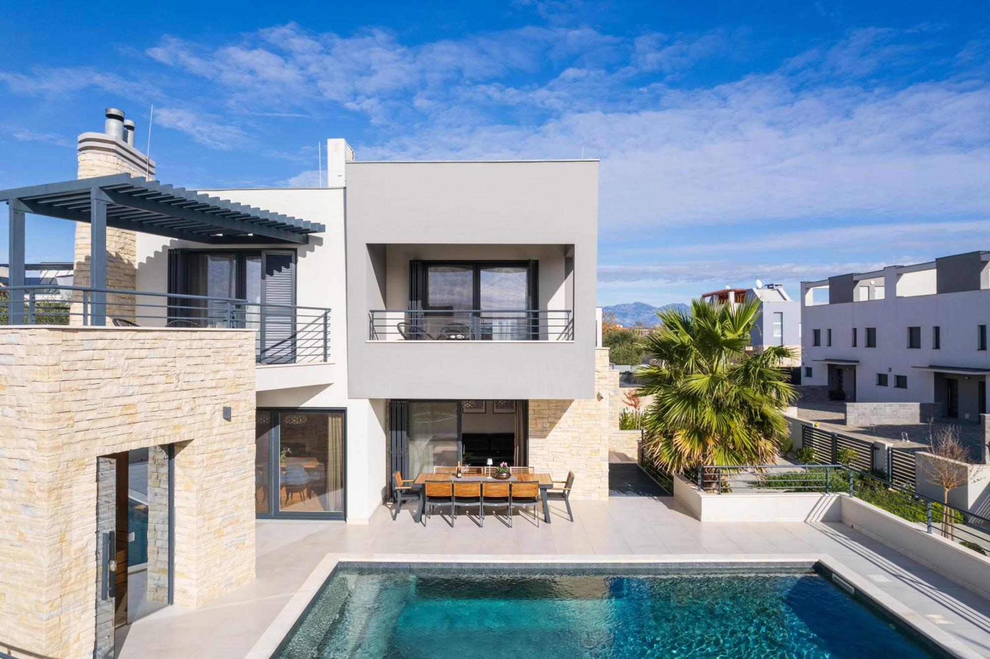 Roca With Heated Pool And Sauna