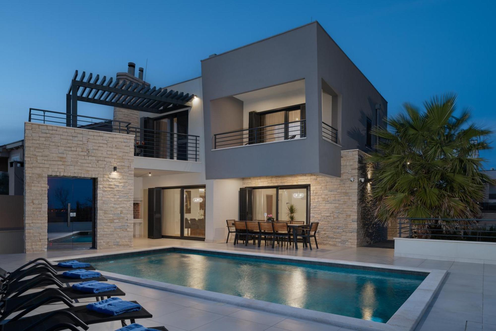 Roca With Heated Pool And Sauna Villa