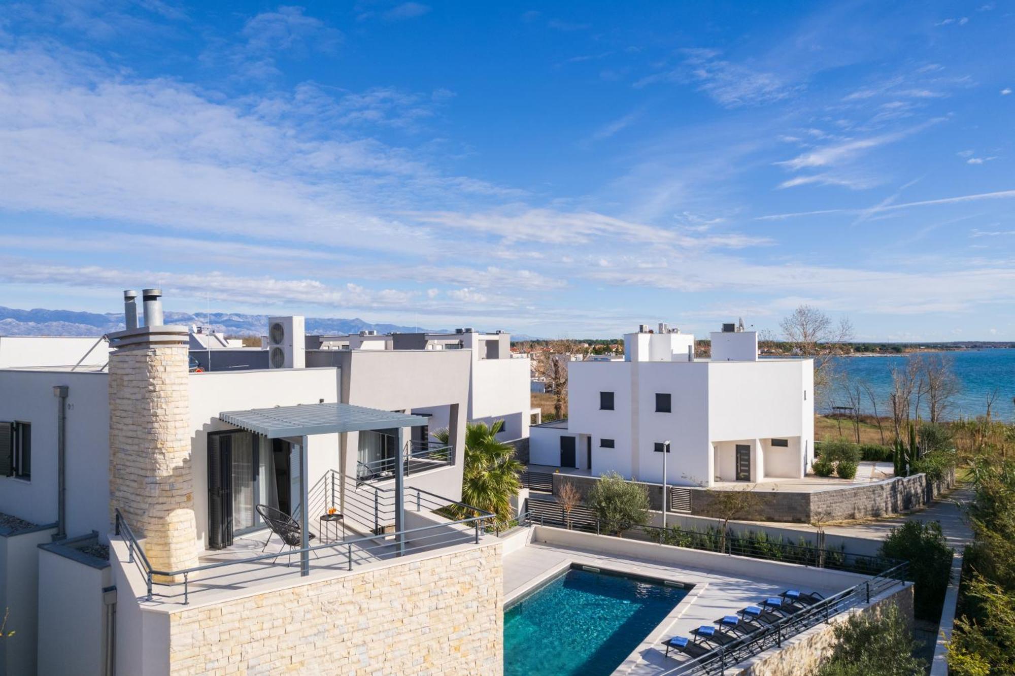 Roca With Heated Pool And Sauna Villa Privlaka (Zadar)