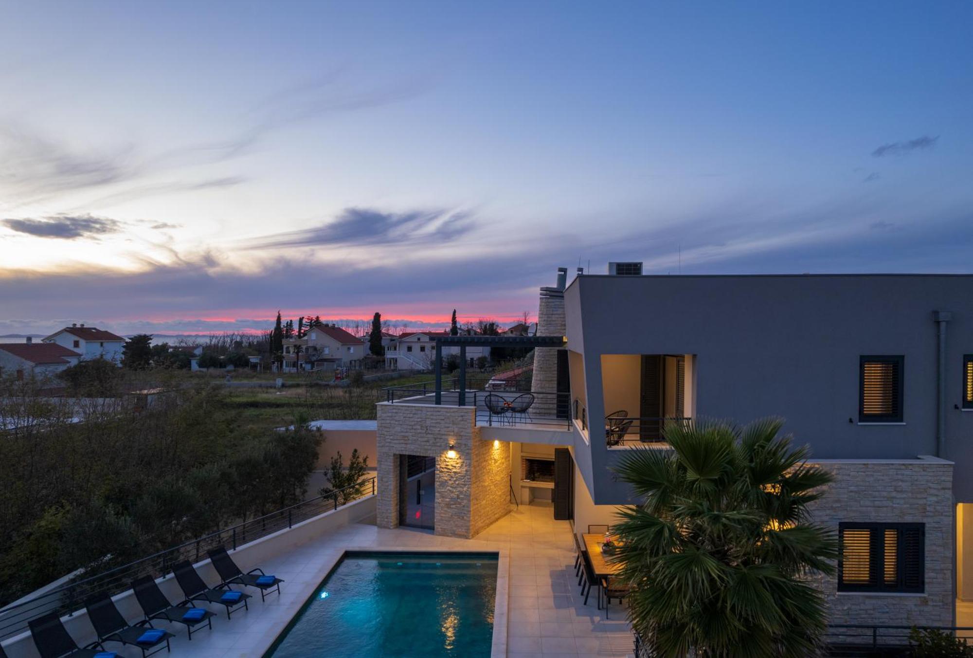 Roca With Heated Pool And Sauna Villa Privlaka (Zadar)
