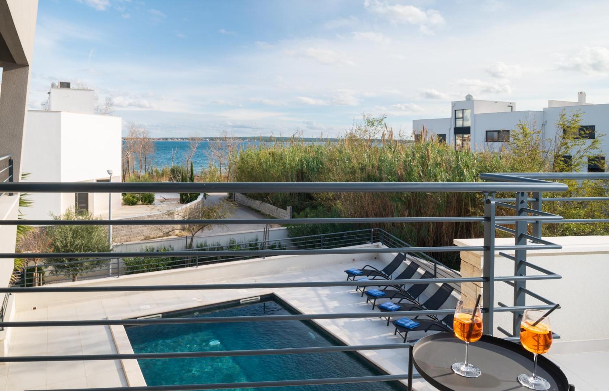 Roca With Heated Pool And Sauna Villa